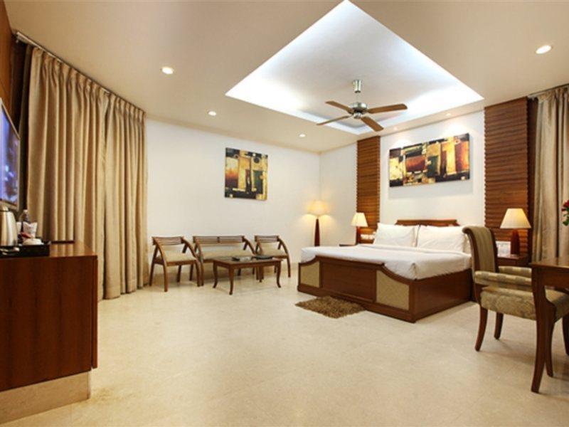 Hotel Clark Greens Nuova Delhi Esterno foto